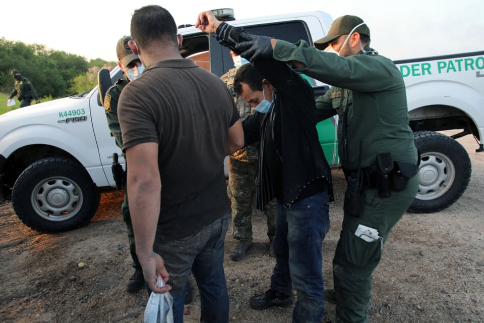 ICE arrests hundreds of undocumented, crimes, immigrants, United States, impact