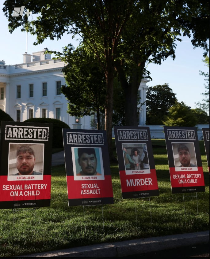 casa, blanca, carteles, inmigrantes, deportados 