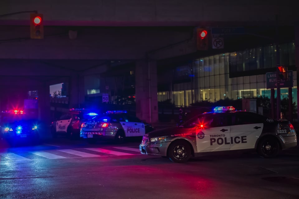 Policía es arrastrado por coche, Crimen, Walmart, Sospechoso, Nueva Orleans