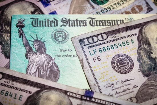 Cheques, estados, nueva york, california