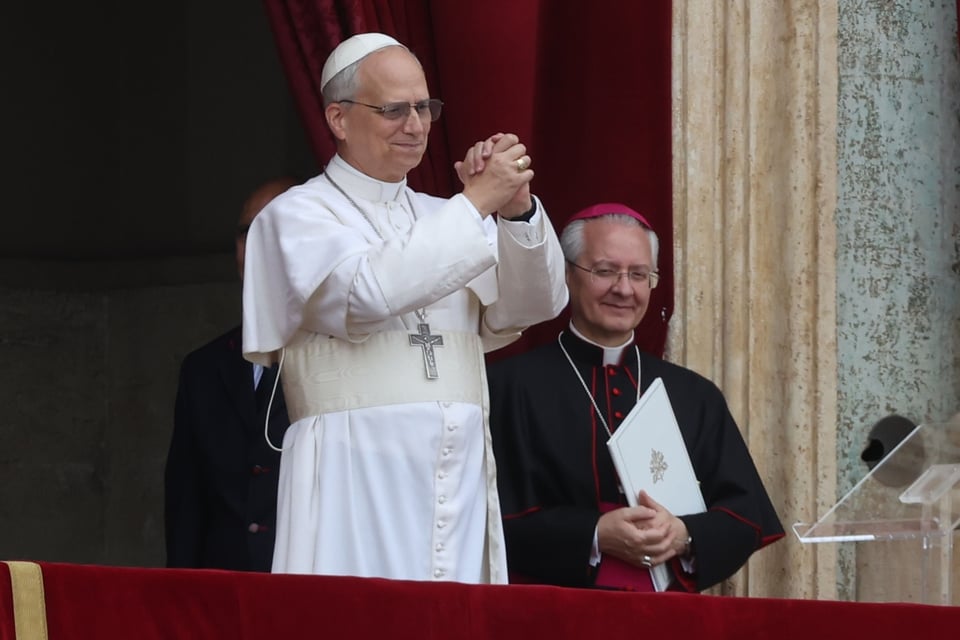Papa León XIV, agresión en el Vaticano, bendición a fieles MundoNOW