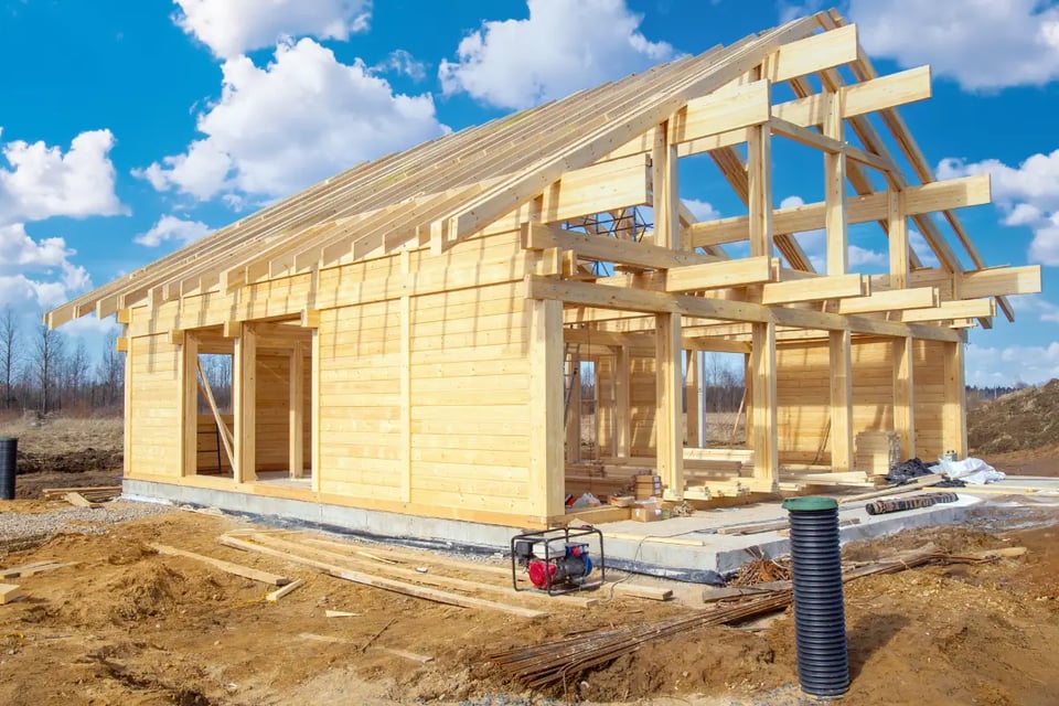 casa en construcción, aumenta el precio de las casas