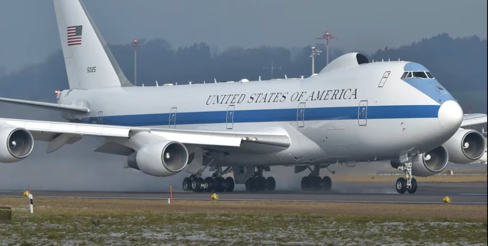avion, aeronave, fin, del, mundo, ‘Doomsday Plane’ Lands in Washington Amid Rising Tensions with Iran