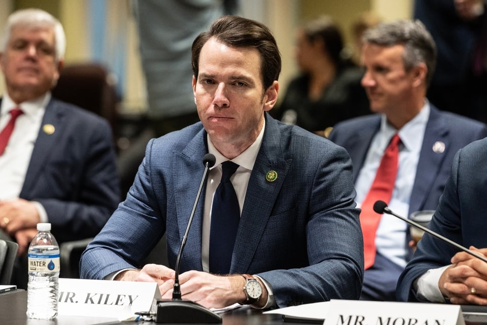 Trump, fondos federales, ONG, Kevin Kiley MundoNOW