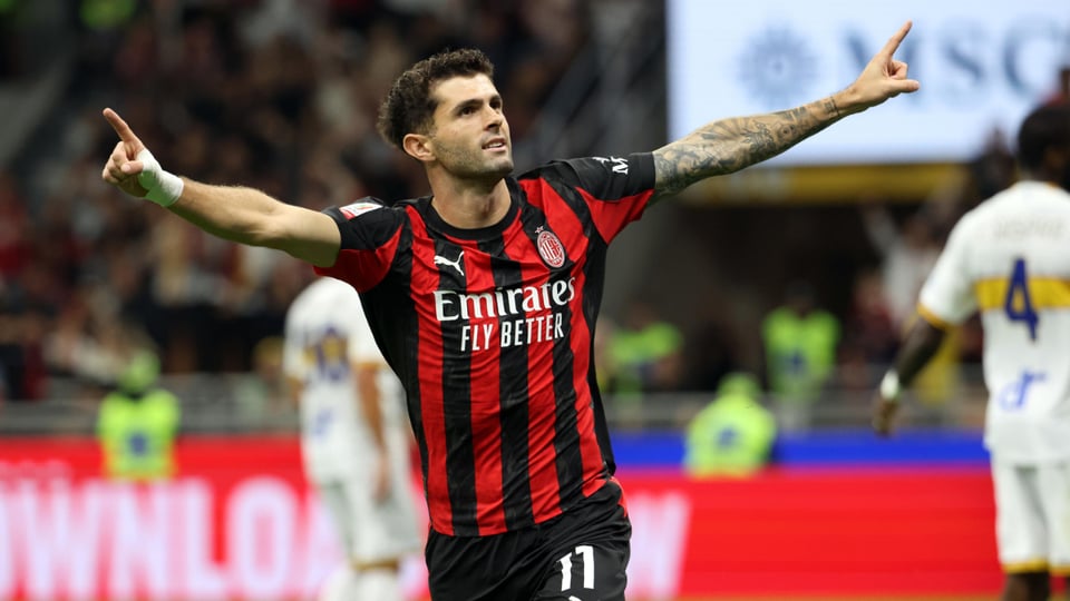 Santiago Giménez anota en triunfo del Milan
