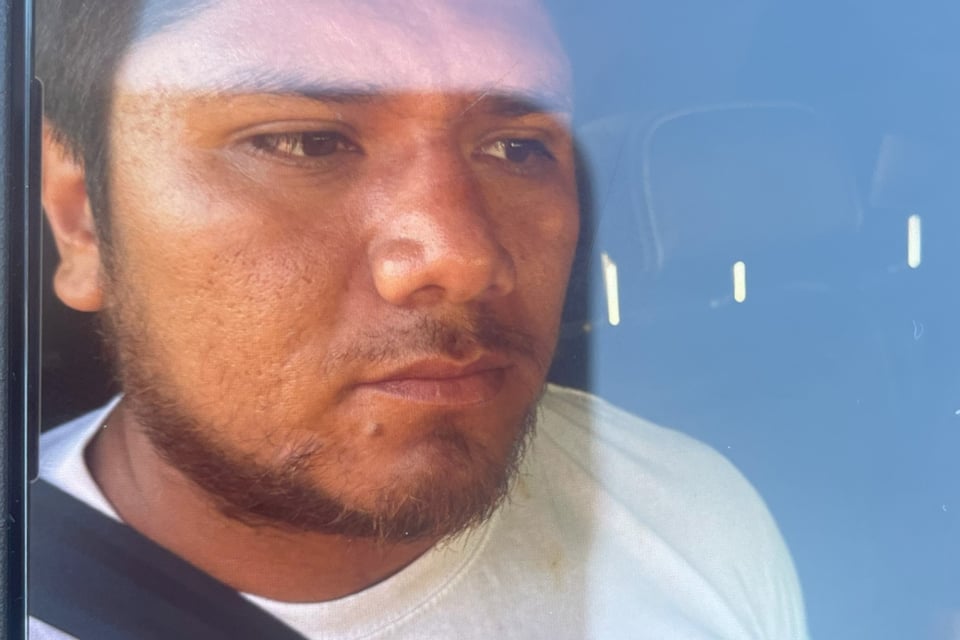ICE busca a dos inmigrantes indocumentados