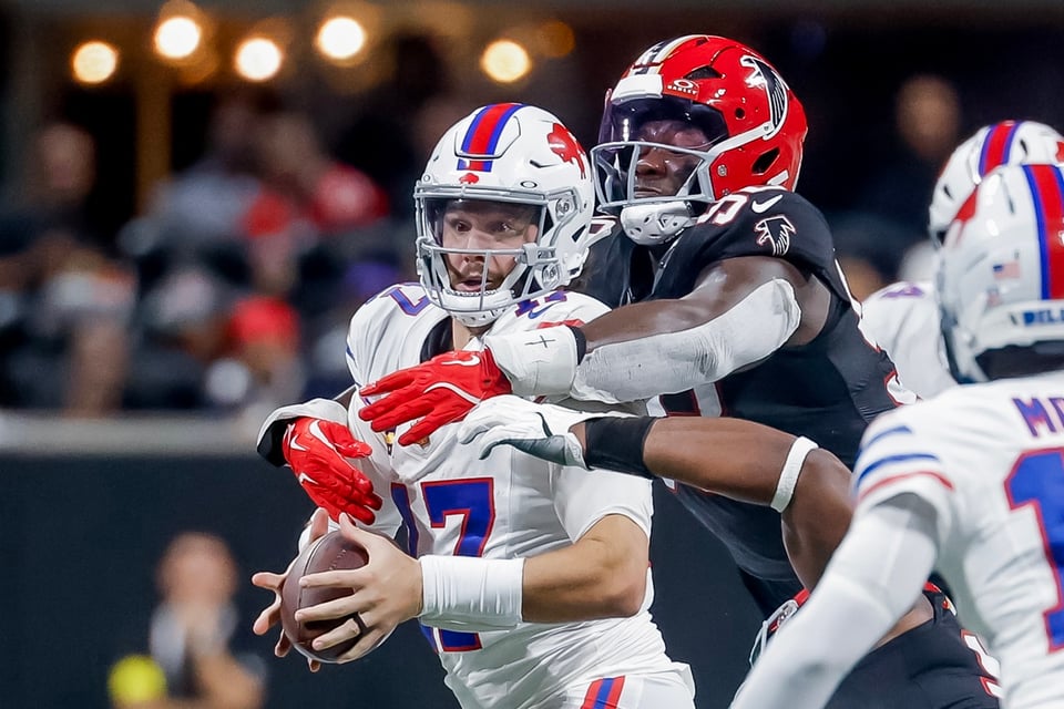 Bijan Robinson lidera triunfo de Falcons sobre Bills