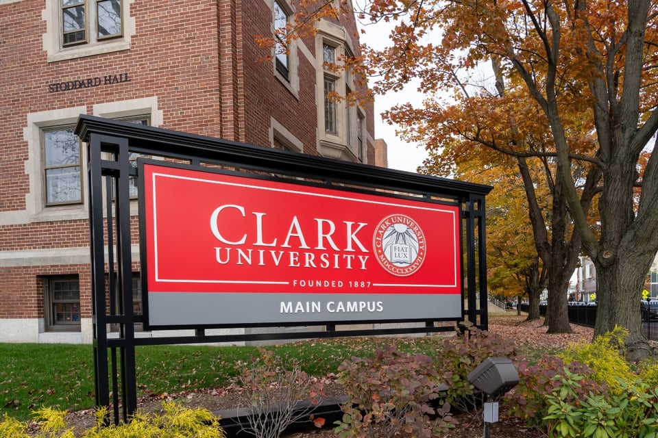 tiroteo, Universidad Clark, tres adolescentes MundoNOW