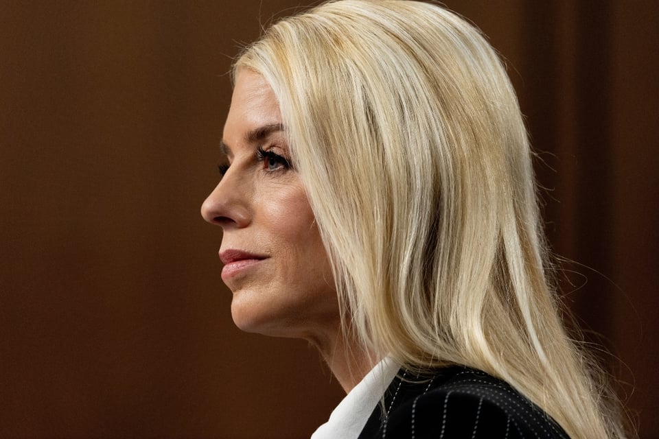 DHS, Palabras clave secundarias: recompensas contra agentes, ICE, criminales MundoNOW