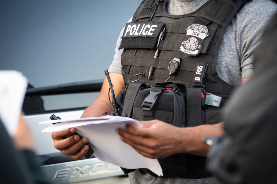 Deportación por error casi afecta a mujer nativa