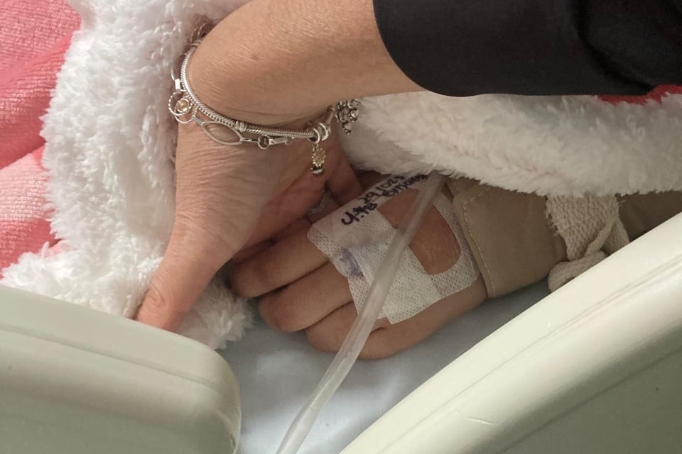 Joven en coma, Familia pide ayuda, Costos médicos elevados MundoNOW