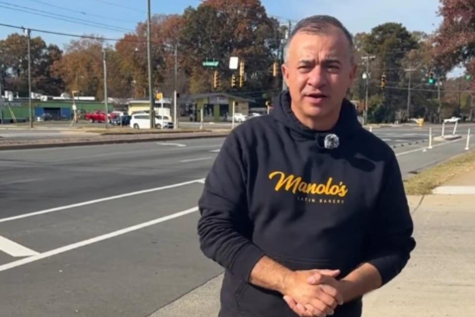 Panadero cierra por redadas, Protege a hijos y clientes, Miedo tras operativos migratorios MundoNOW