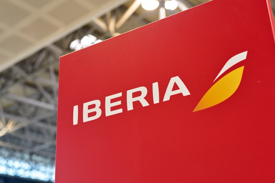 Aerolíneas cancelan vuelos, FAA, Iberia suspende operaciones MundoNOW