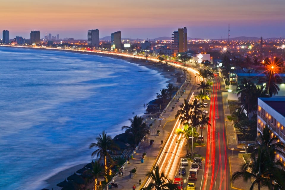 Explosión en taquería de Mazatlán deja varios muertos y heridos