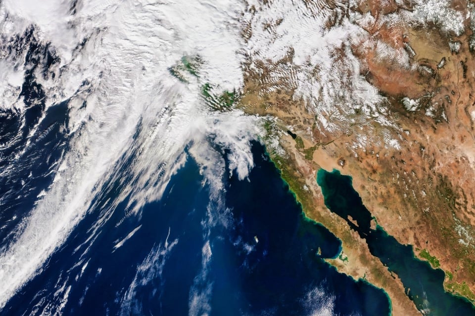 lluvias intensas, California, Río atmosférico MundoNOW, Atmospheric River Triggers Flood Evacuations in California
