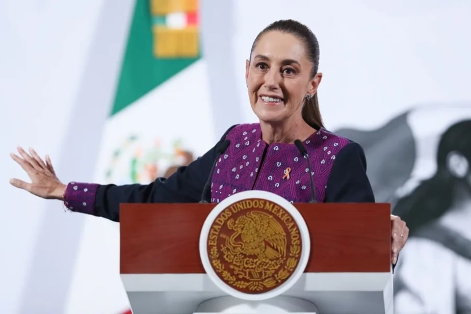 Sheinbaum critica orden de Trump, jóvenes consumidores ,soberanía mexicana MundoNOW
