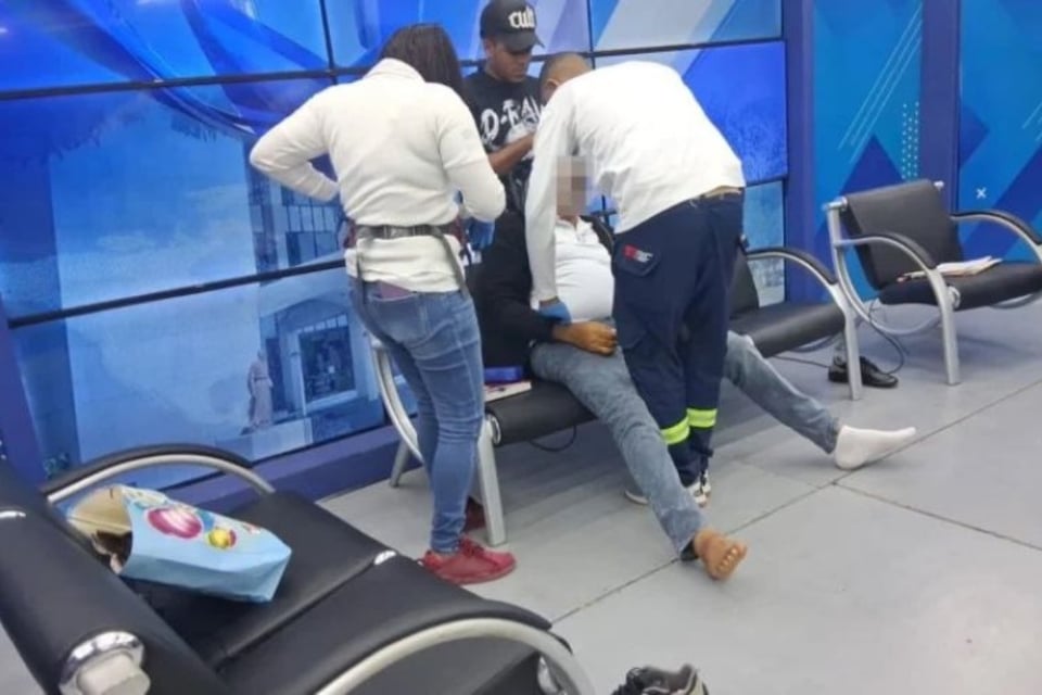 Muere invitado, Investigan posible infarto, Mario Ureña MundoNOW, Live TV death incident: Guest dies during program in the Dominican Republic