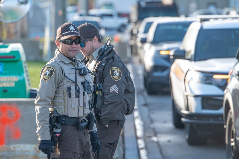 Detención vial seguida de operativo de ICE, ICE detains Hispanic man in a “false” traffic stop to arrest his workers