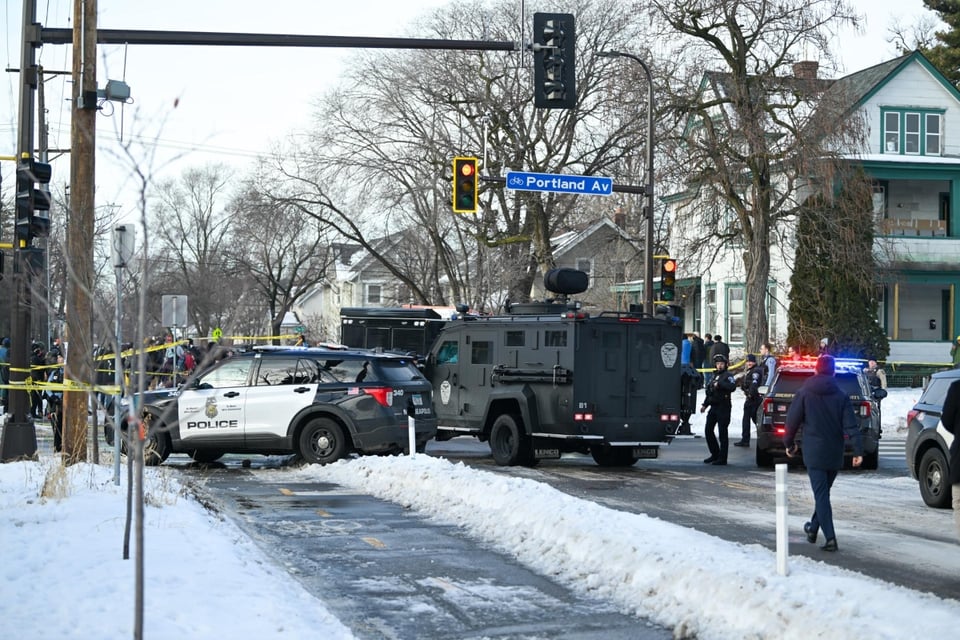Mujer muere, ICE, operativo MundoNOW