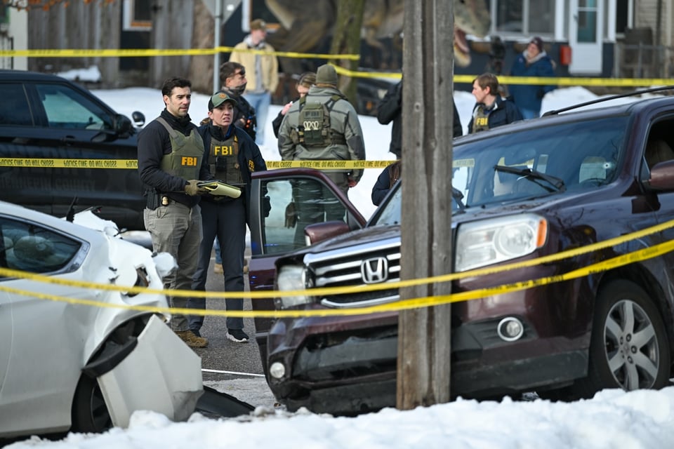 Agente de ICE herido tras tiroteo
