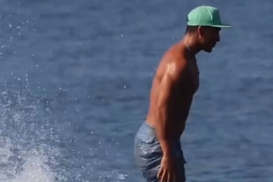 Sueño de surf profesional, Altos costos ,Busca apoyo MundoNOW
