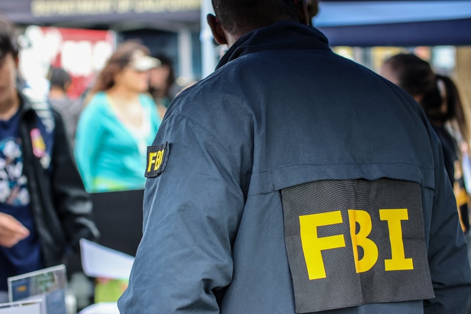 SIP, FBI, allanamiento, MundoNOW