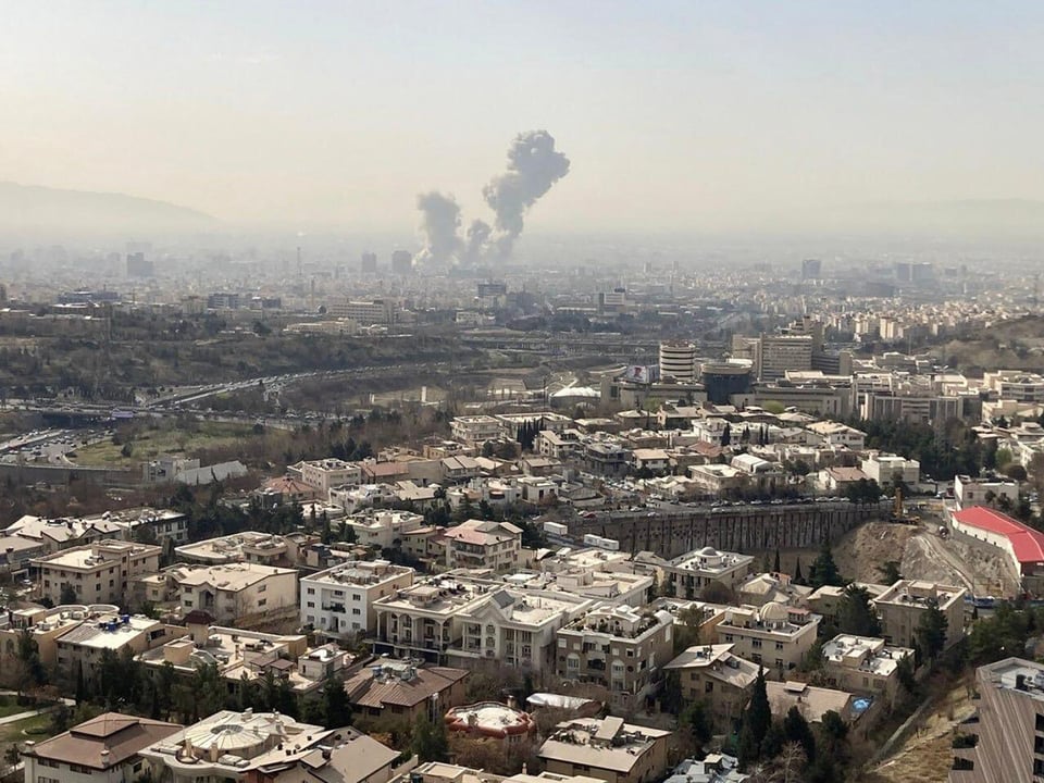 Bombardeos contra Irán sacuden el corazón del poder en Teherán