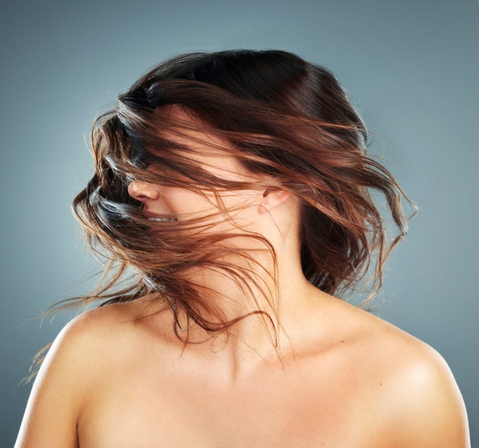 bare hair la nueva tendencia viral del cabello natural