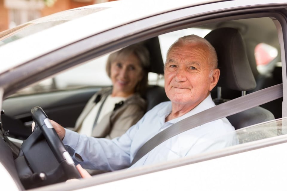 carro, auto, conducir, volante limites de edad