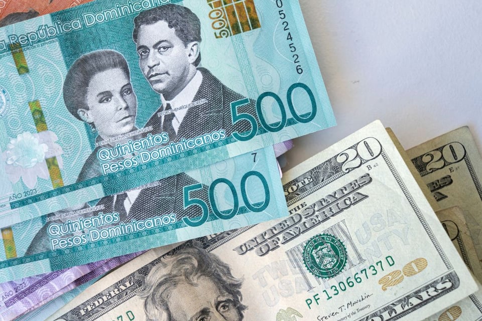 dólar sigue bajando en República Dominicana