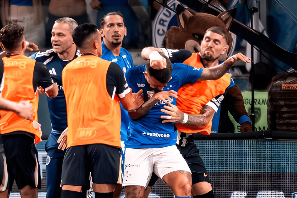 Batalla campal y 23 expulsados en el fútbol brasileño