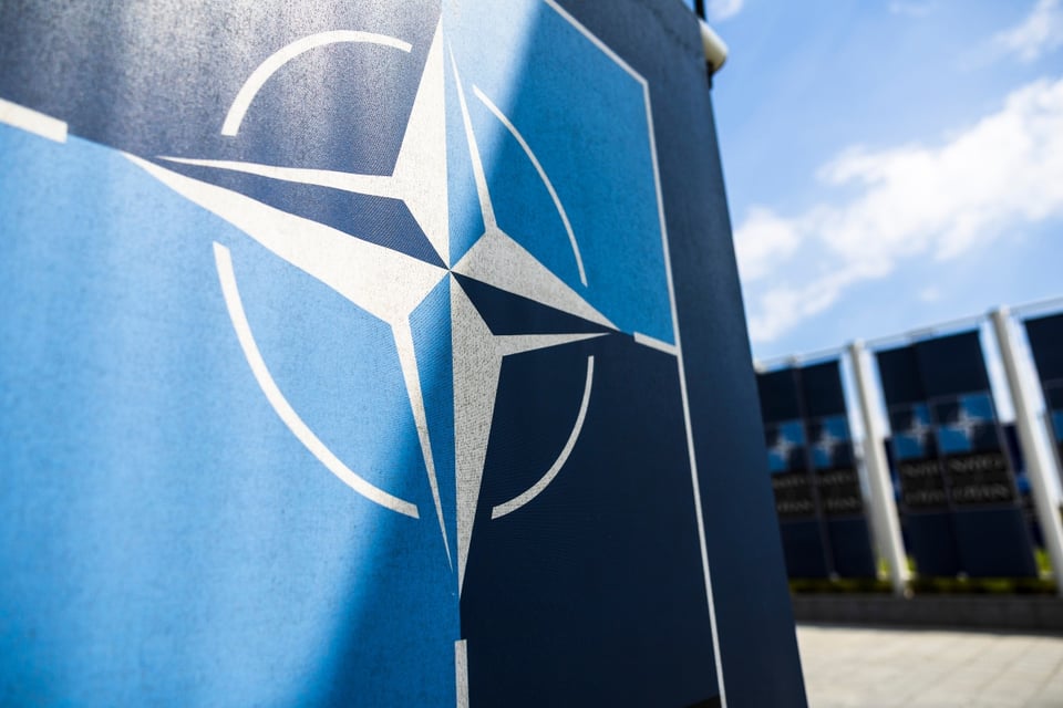Trump, OTAN, Irán MundoNOW, Trump NATO Withdrawal Debate