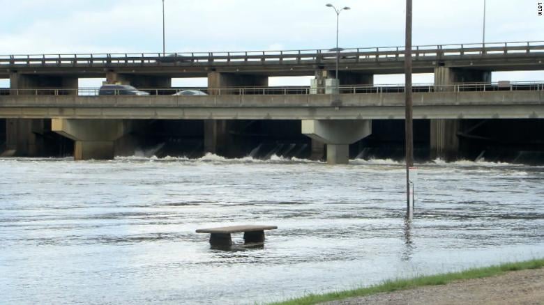 ¡Posible desbordamiento de río!