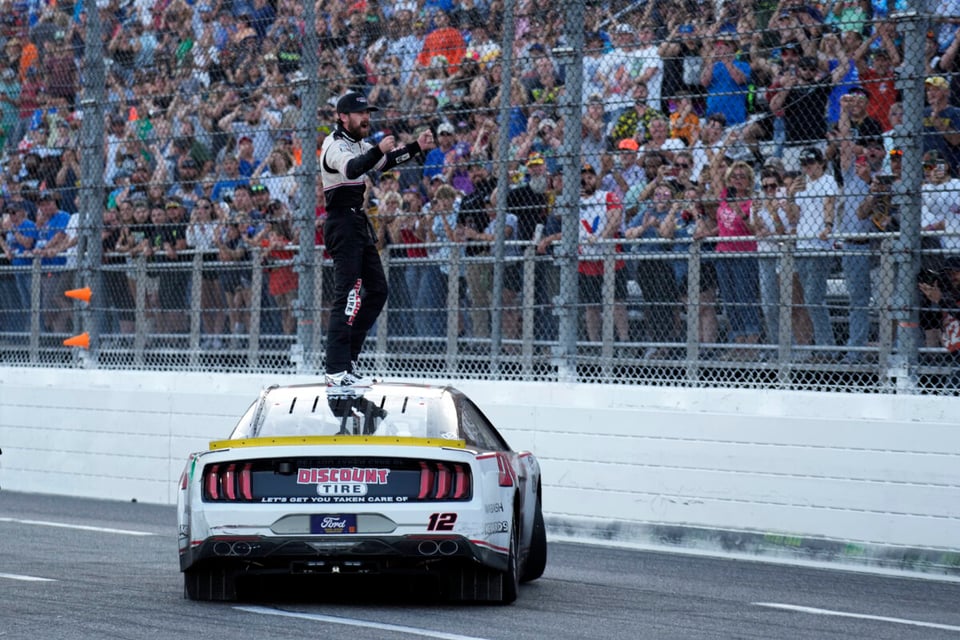 Ryan Blaney, nascar , celebra ,auto, motor