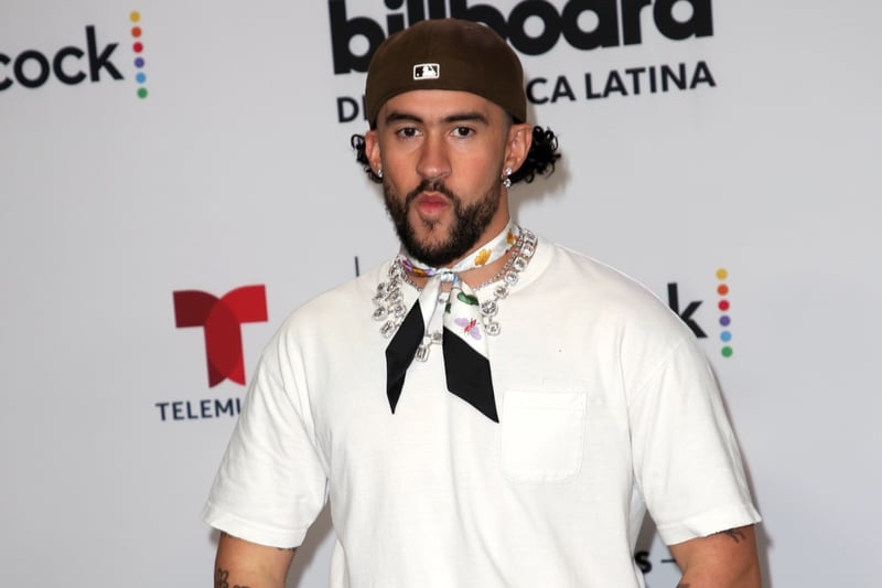 Bad Bunny Nadie Sabe, Versos, Canciones, Polémica, Dedicatoria