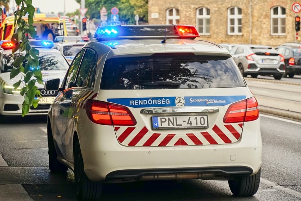 Cornisa, Avión, atrapado, reportes, ambulancias