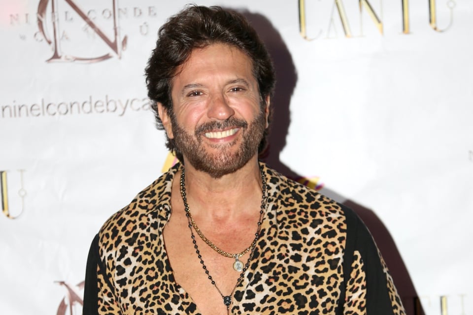 Bobby Larios en alfombra roja, MundoNow