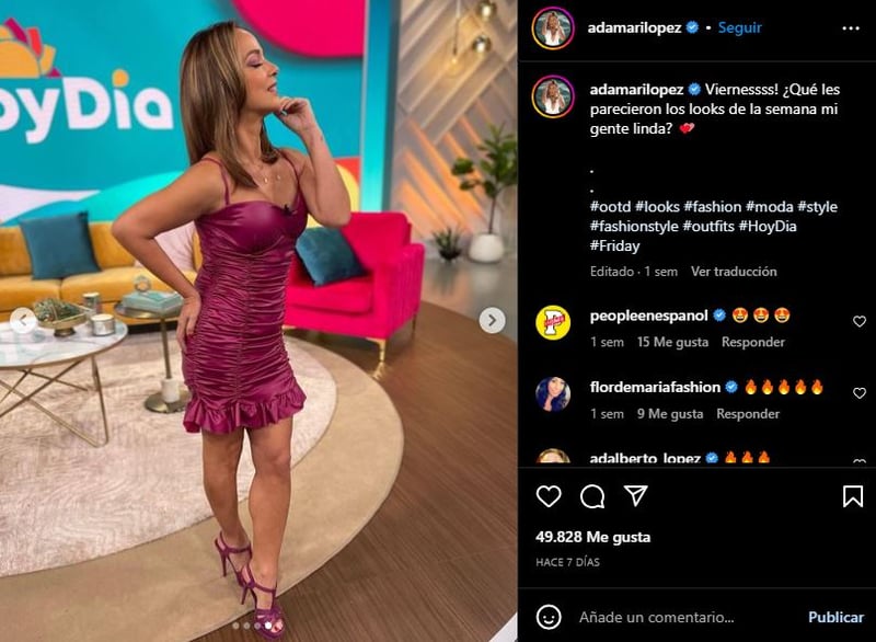 Deslumbra a la audiencia con atuendos.
