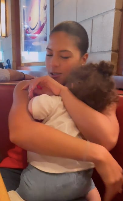 Francisca compartió momento junto a su bebé