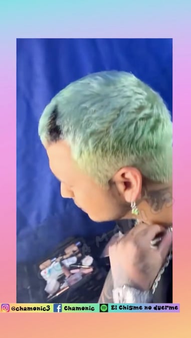 singer without tattoos
