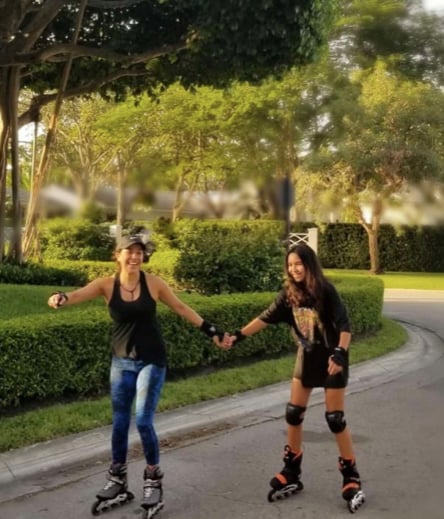 Teenage daughters of Karla Martínez