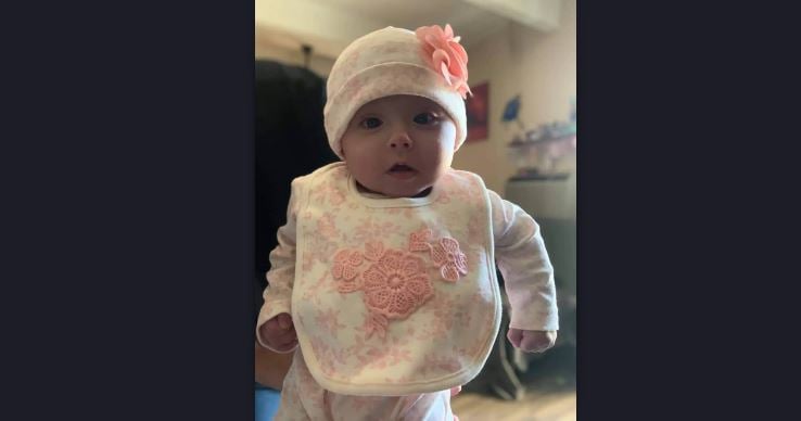 pequeña, niña, bebé, muerte, 9 meses