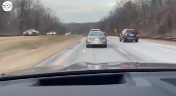 Karma comes to an aggressive driver who wanted to overtake another vehicle