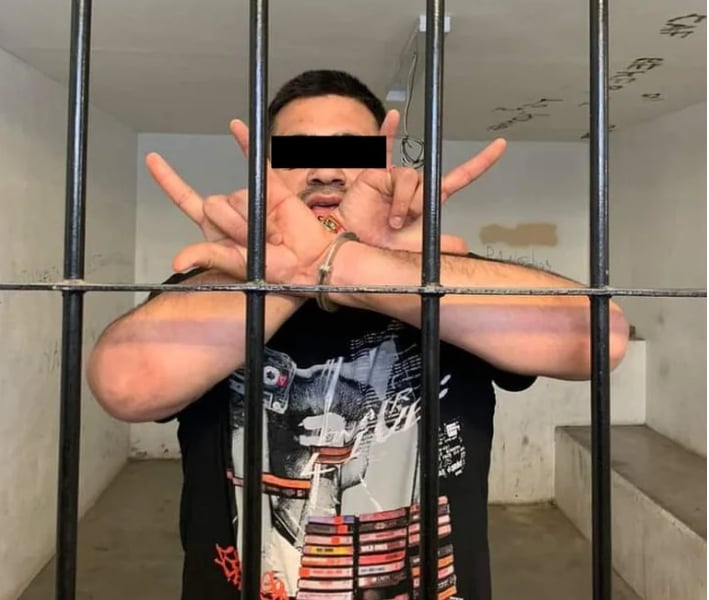 Where is El Tolin Infante imprisoned?
