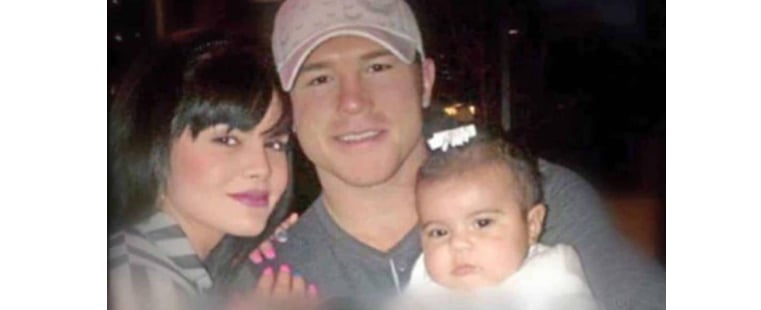 Valeria Quiroz and her daughter with "The cinnamon"