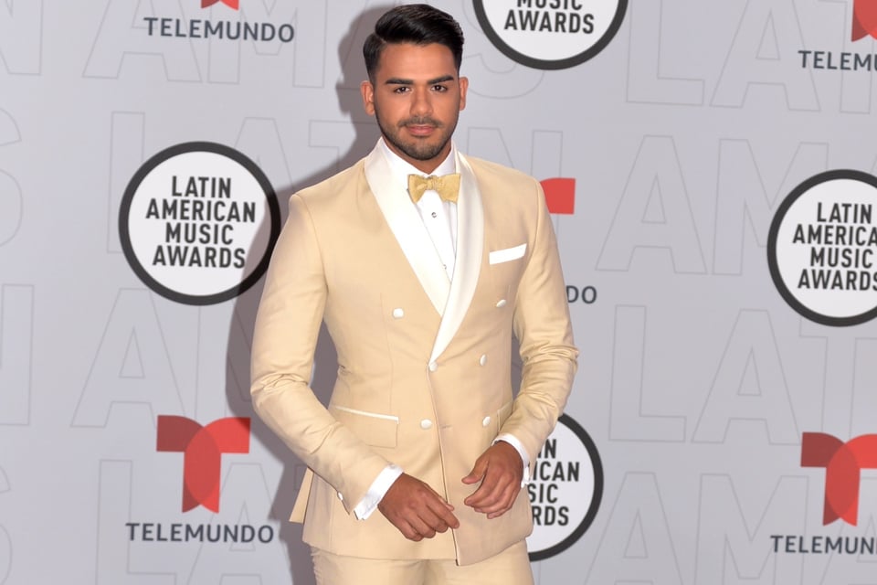 relationships, star, Telemundo, host