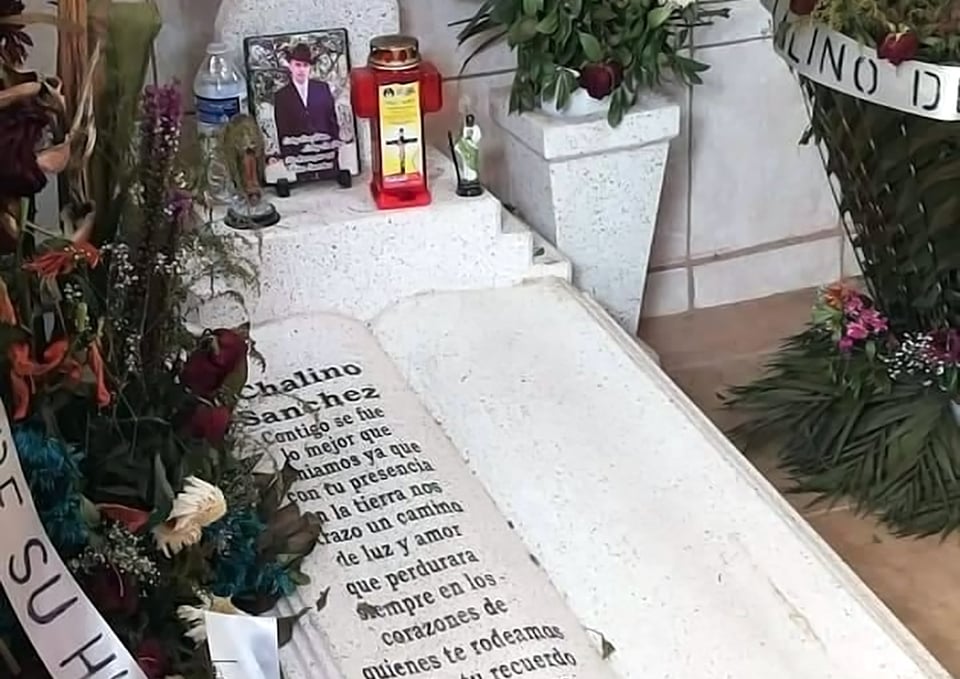 corrido singer, grave, death, Mexican music
