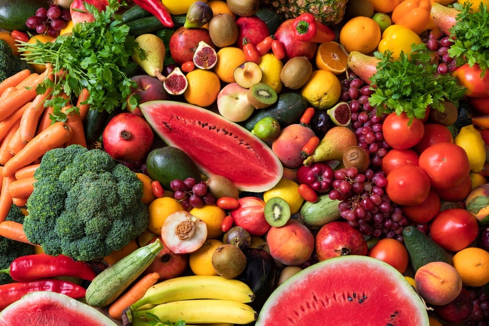 foods that cure a hangover, banana, watermelon, orange, MundoNOW