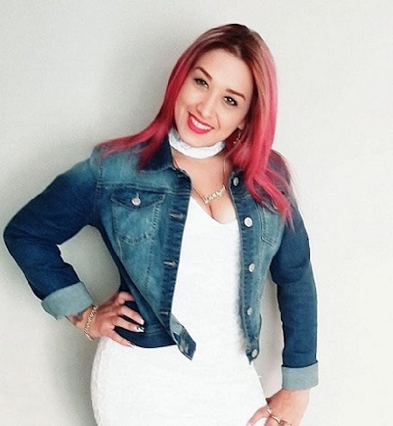Dominga Pesqueda quedó tirada en la calle