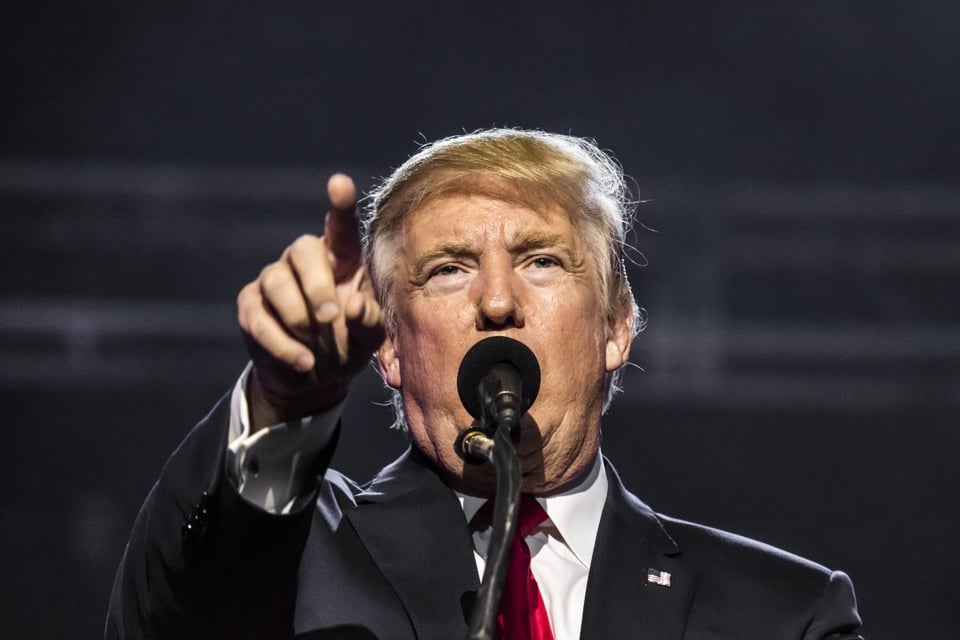 Carismático Donald Trump en público, Hombre de negocios y político, Trump, MundoNow